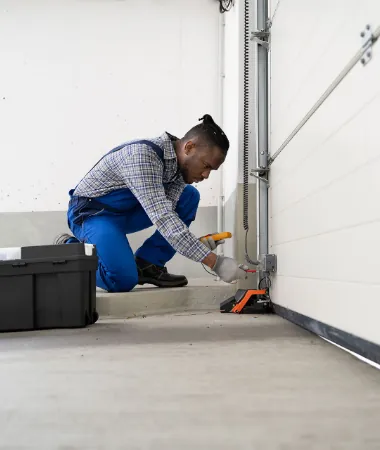 When to Call for Professional Garage Door Help in Pasadena